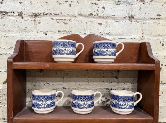 Vintage Blue Willow Mug Set – Set of 5